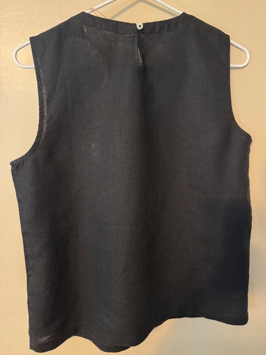 Quince Black Sleeveless Linen Tank Top - Picture 4 of 5